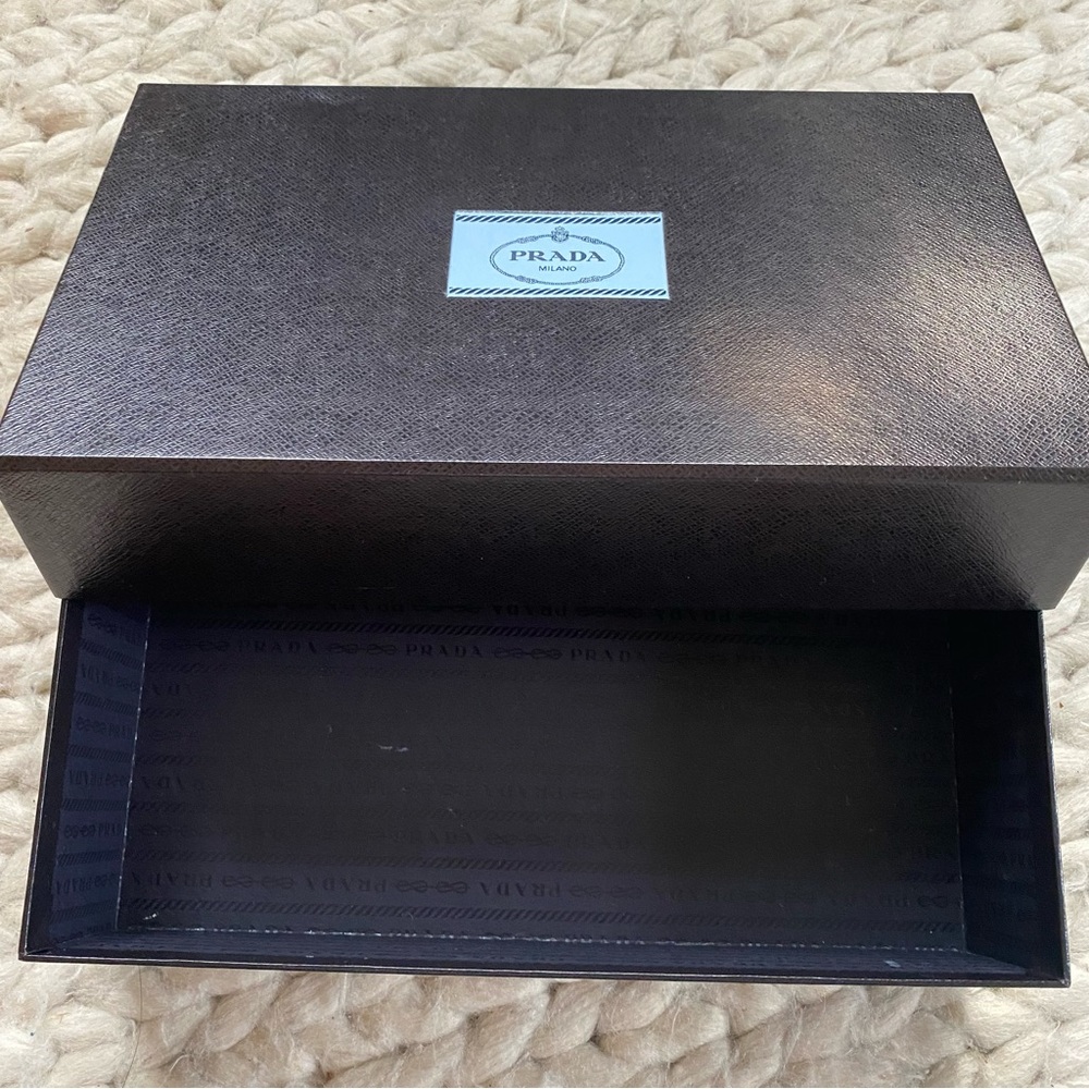 Prada box with lid - Picture 3 of 3